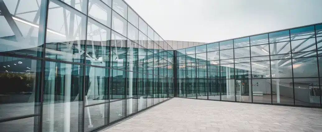 Energisparende glass redusere stromkostnader store bygninger featured